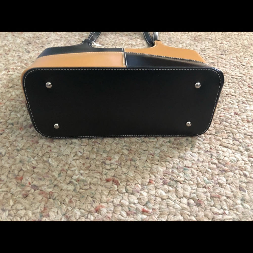 Purses - Picture 4 of 7